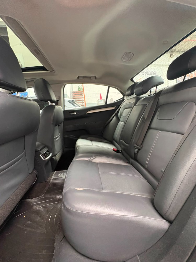 Citroën C4 Lounge Tendance 2.0 — foto 4
